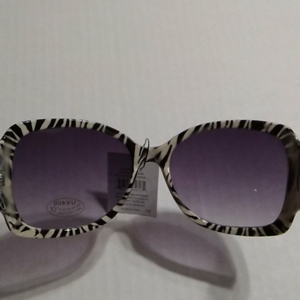 Nwt Black & White Sunglasses & Case - Picture 7 of 10